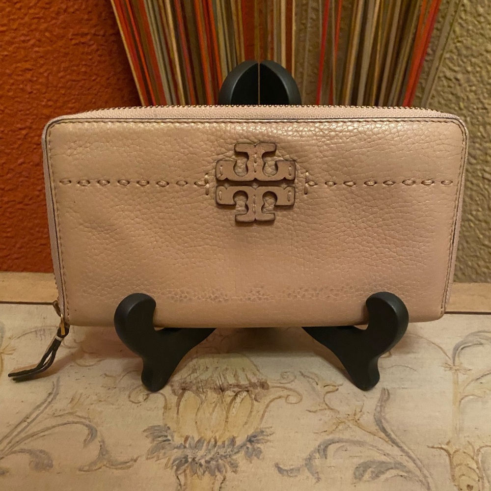 Tory Burch Beige Leather McGraw Zip Continental Wallet